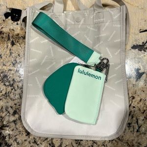 NWT DUAL POUCH LULULEMON! Open to offers